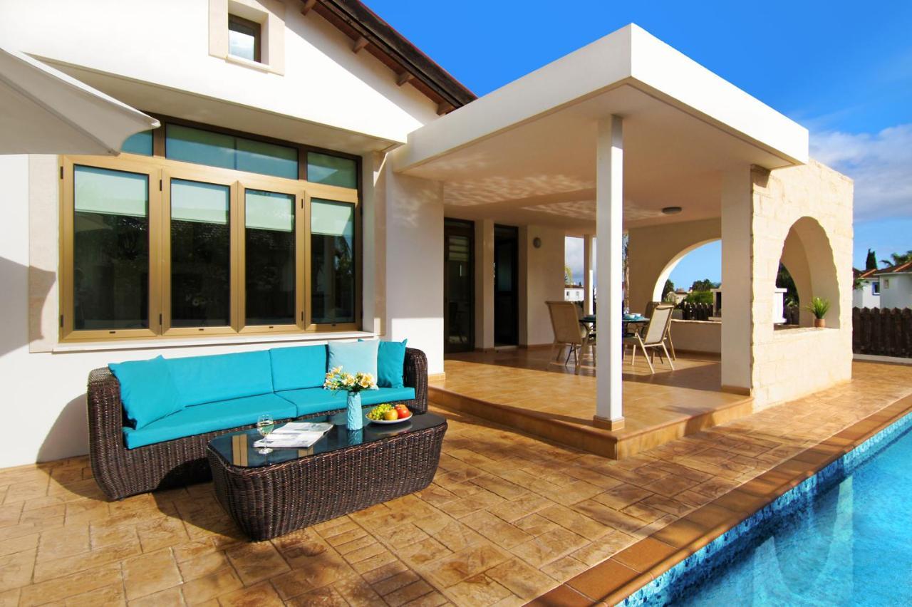 Villa Merry Agia Napa Buitenkant foto