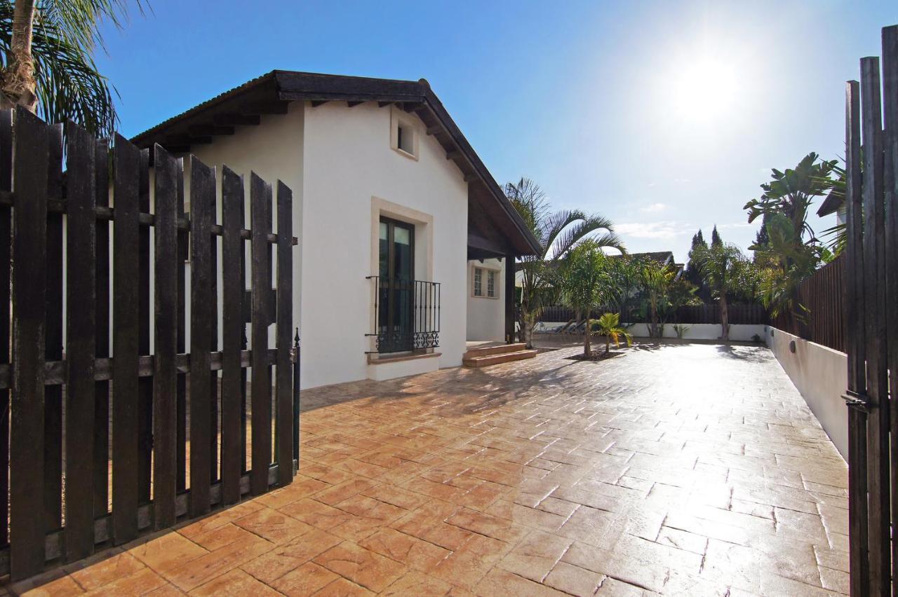 Villa Merry Agia Napa Buitenkant foto