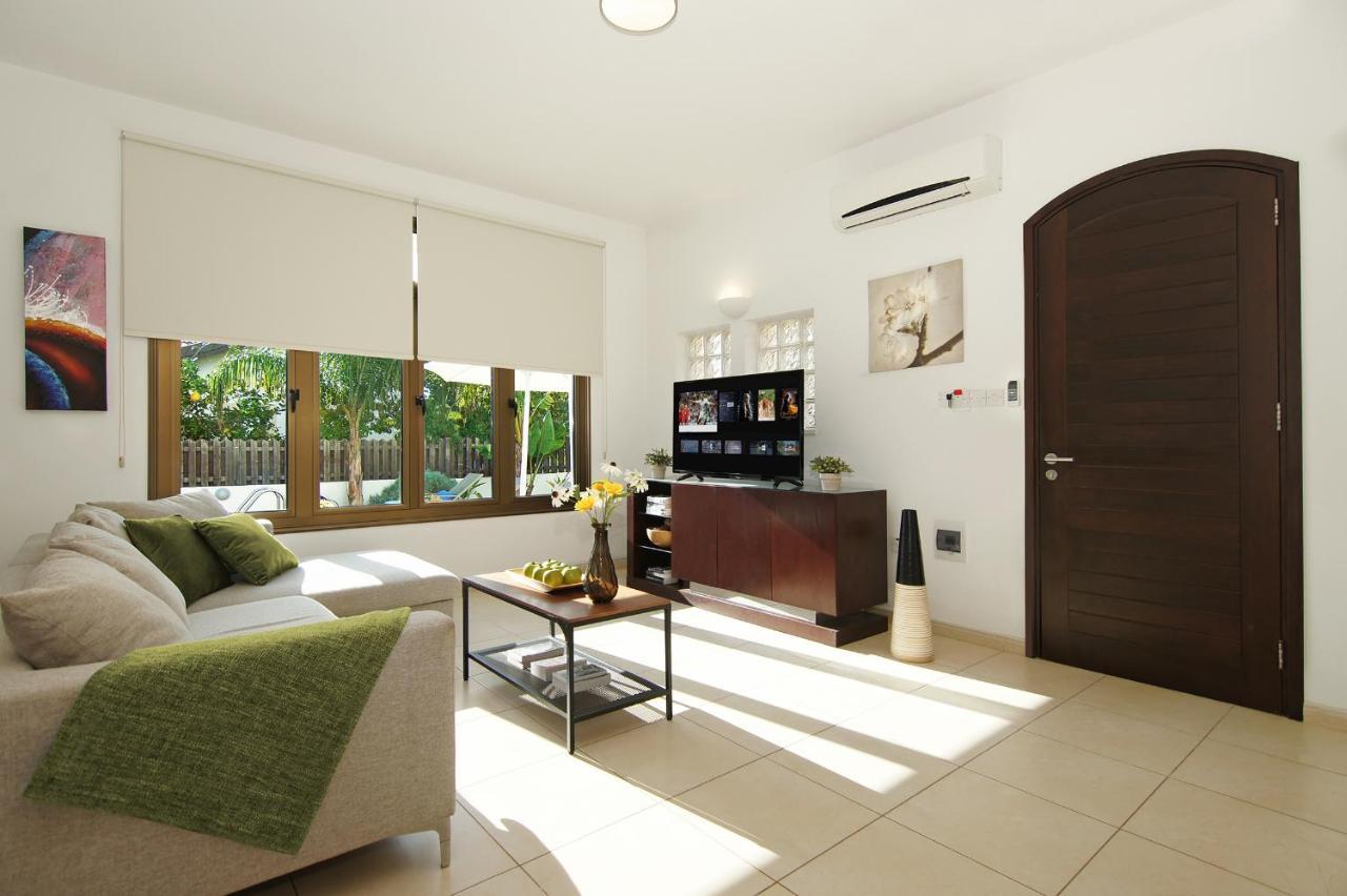 Villa Merry Agia Napa Buitenkant foto